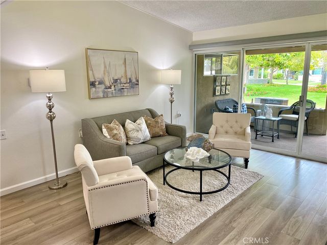 1701 Tam Oshanter Rd M12-11D, Seal Beach, CA 90740