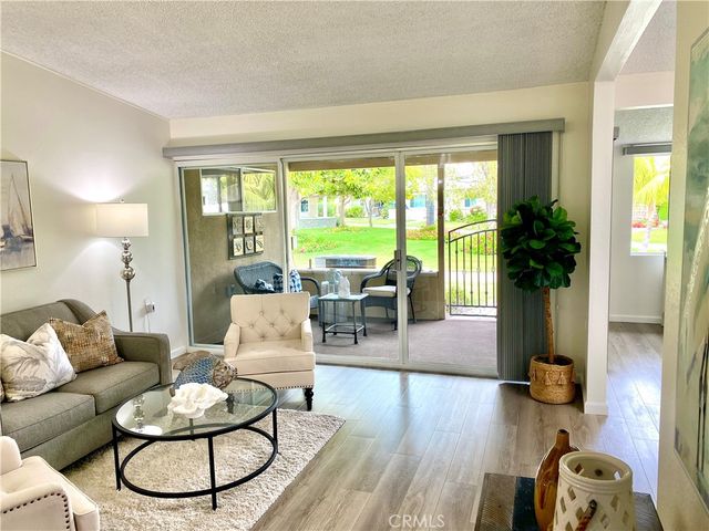 1701 Tam Oshanter Rd M12-11D, Seal Beach, CA 90740