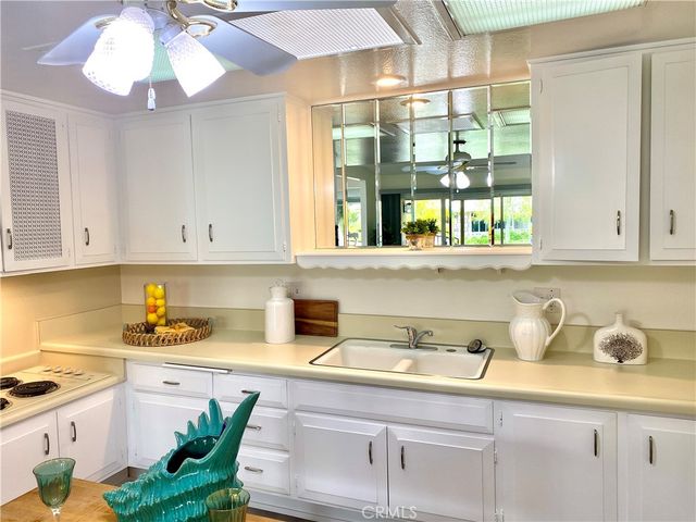 1701 Tam Oshanter Rd M12-11D, Seal Beach, CA 90740