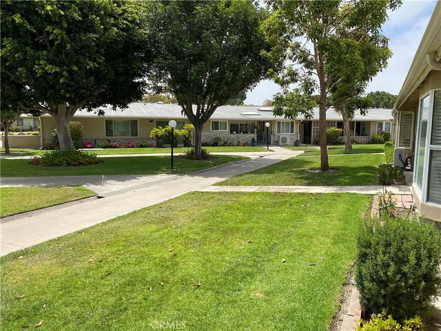 1701 Tam Oshanter Rd M12-11D, Seal Beach, CA 90740