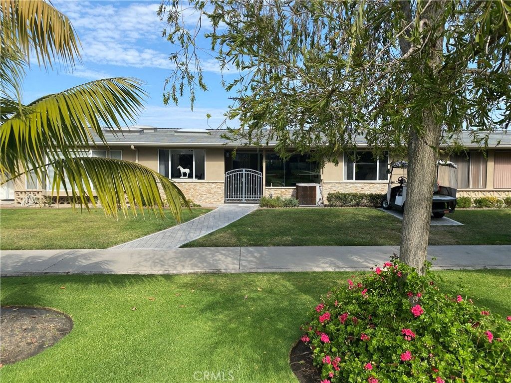 1701 Tam Oshanter Rd M12-11D, Seal Beach, CA 90740