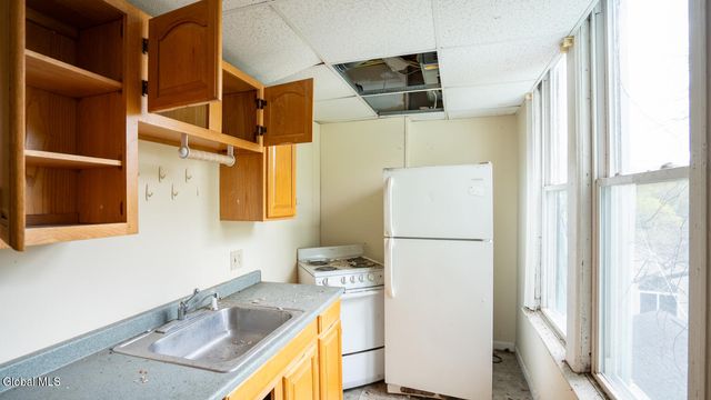 62 College Avenue, Troy, NY 12180