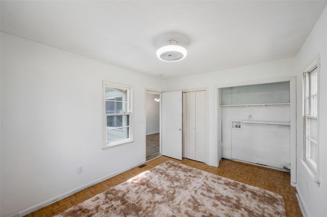 4255 NW 6th Drive, Des Moines, IA 50313
