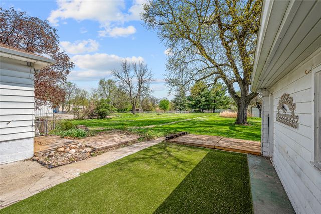4255 NW 6th Drive, Des Moines, IA 50313