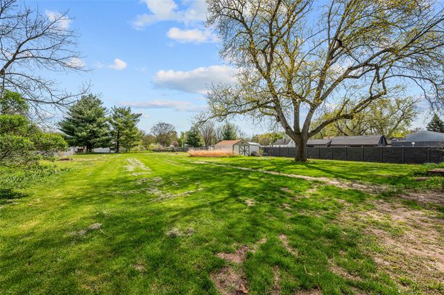 4255 NW 6th Drive, Des Moines, IA 50313