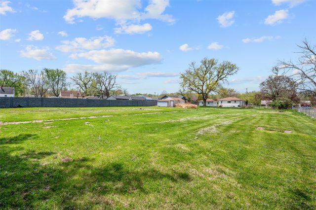 4255 NW 6th Drive, Des Moines, IA 50313