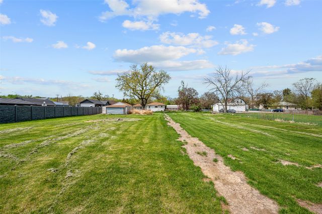 4255 NW 6th Drive, Des Moines, IA 50313