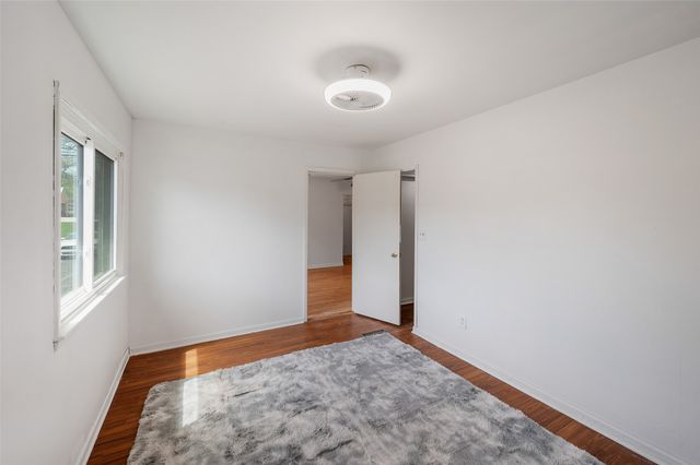 4255 NW 6th Drive, Des Moines, IA 50313