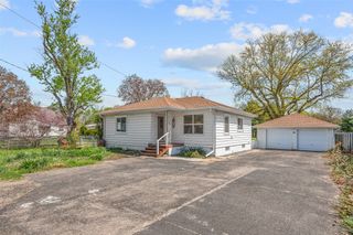 4255 NW 6th Drive, Des Moines, IA 50313