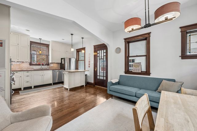 5227 W Berteau Avenue, Chicago, IL 60641