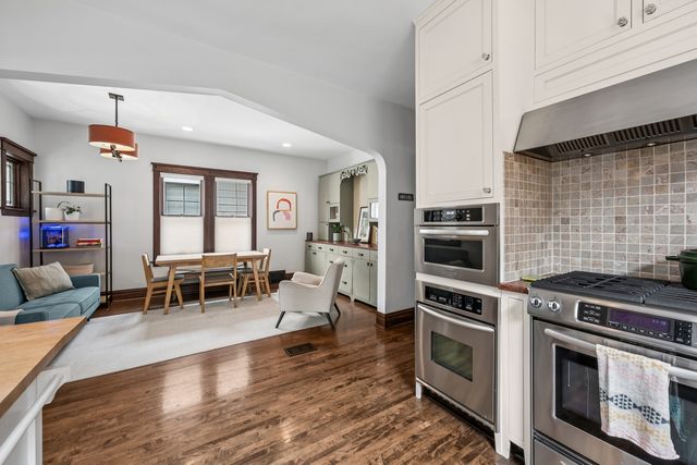 5227 W Berteau Avenue, Chicago, IL 60641