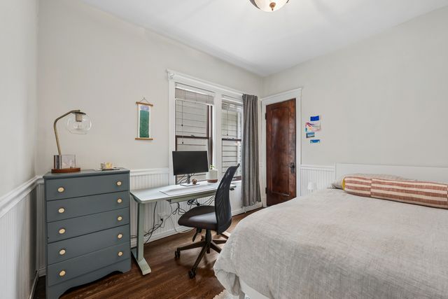 5227 W Berteau Avenue, Chicago, IL 60641