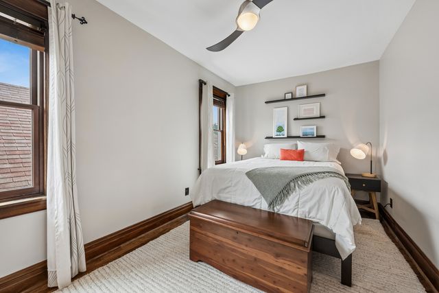 5227 W Berteau Avenue, Chicago, IL 60641
