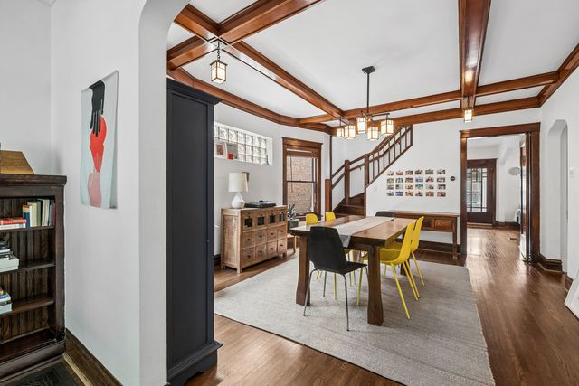5227 W Berteau Avenue, Chicago, IL 60641