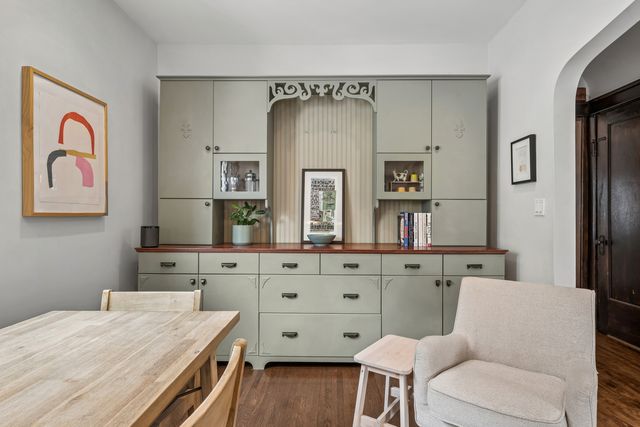 5227 W Berteau Avenue, Chicago, IL 60641