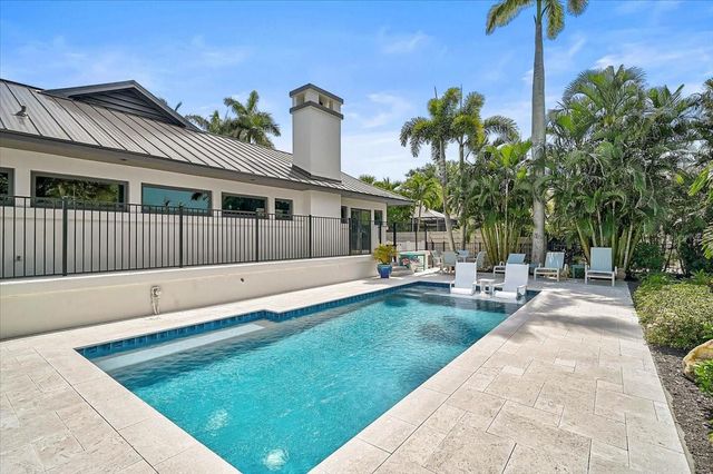 627 OWL WAY, Sarasota, FL 34236