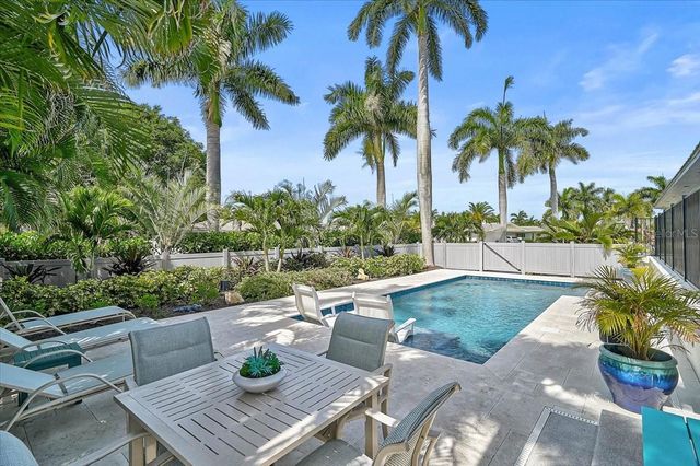 627 OWL WAY, Sarasota, FL 34236