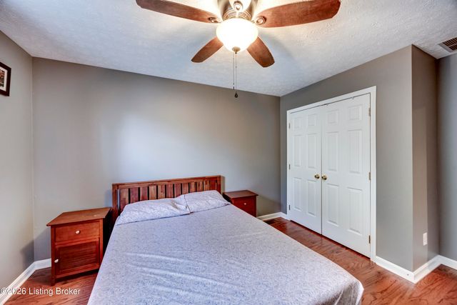 5120 Silverton Ln, Louisville, KY 40241