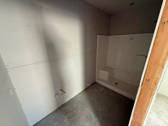 8974 E Joshua St, Bel Aire, KS 67226