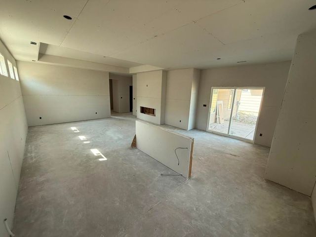 8974 E Joshua St, Bel Aire, KS 67226