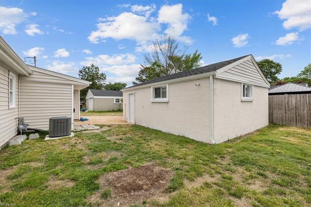 2919 Scotia DR, Chesapeake, VA 23325