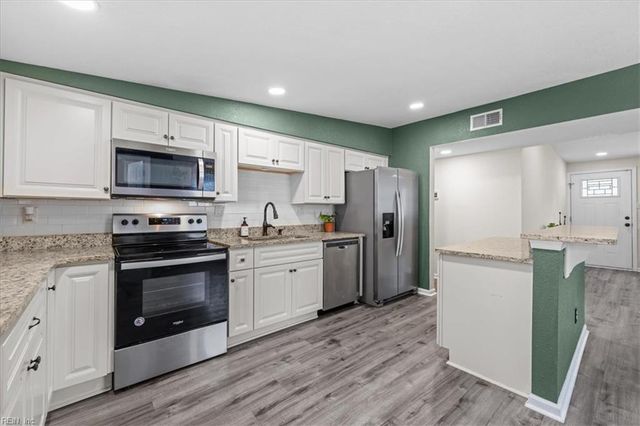 2919 Scotia DR, Chesapeake, VA 23325