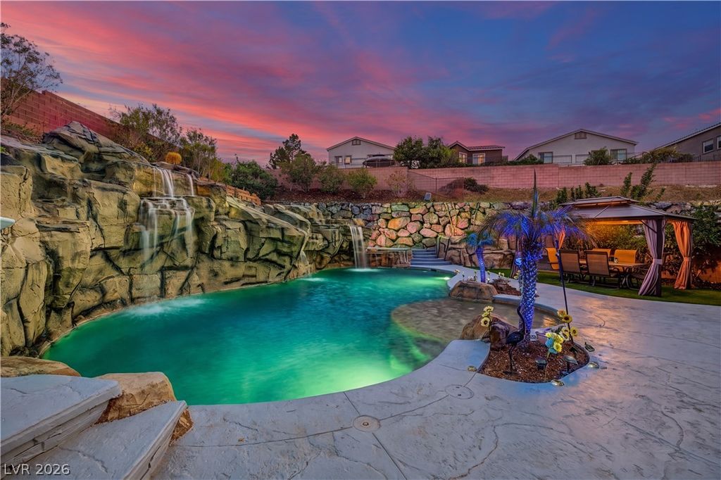 733 Smokey Mountain Avenue, Henderson, NV 89012 — photo 3