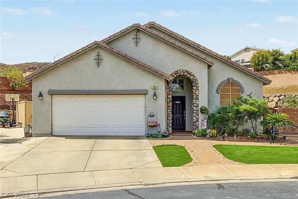 733 Smokey Mountain Avenue, Henderson, NV 89012 — photo 4