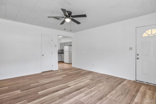 4509 Versailles Dr, Pensacola, FL 32505