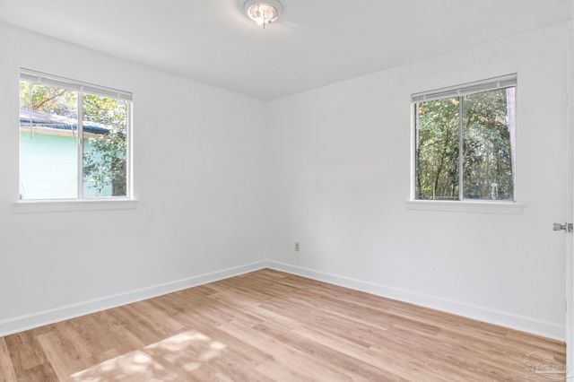 4509 Versailles Dr, Pensacola, FL 32505