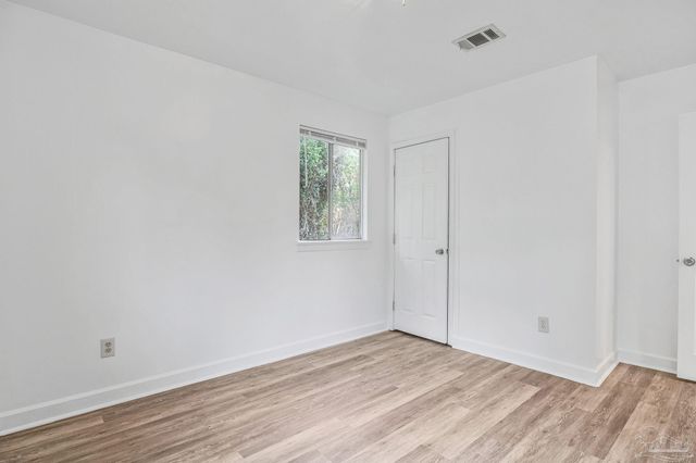 4509 Versailles Dr, Pensacola, FL 32505