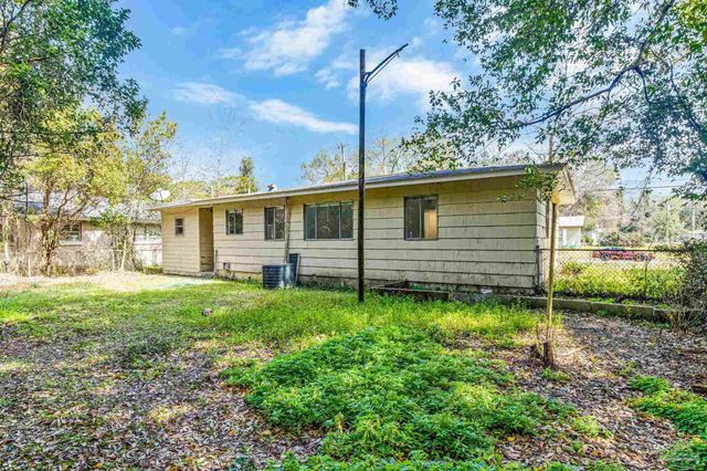 4509 Versailles Dr, Pensacola, FL 32505