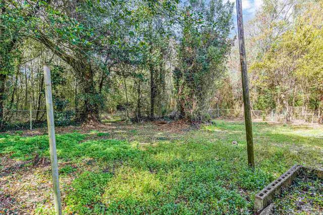 4509 Versailles Dr, Pensacola, FL 32505