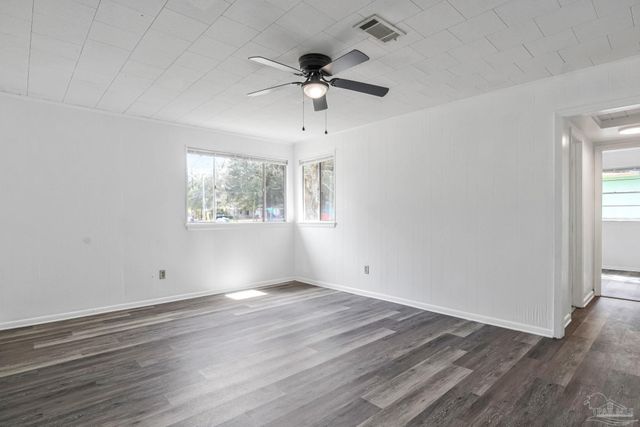 4509 Versailles Dr, Pensacola, FL 32505