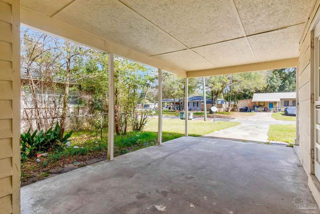 4509 Versailles Dr, Pensacola, FL 32505