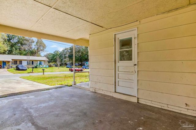 4509 Versailles Dr, Pensacola, FL 32505