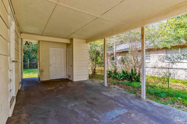 4509 Versailles Dr, Pensacola, FL 32505