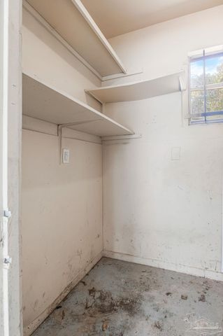 4509 Versailles Dr, Pensacola, FL 32505