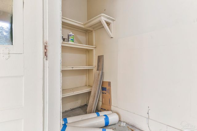 4509 Versailles Dr, Pensacola, FL 32505