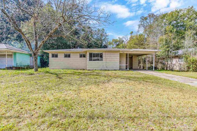 4509 Versailles Dr, Pensacola, FL 32505