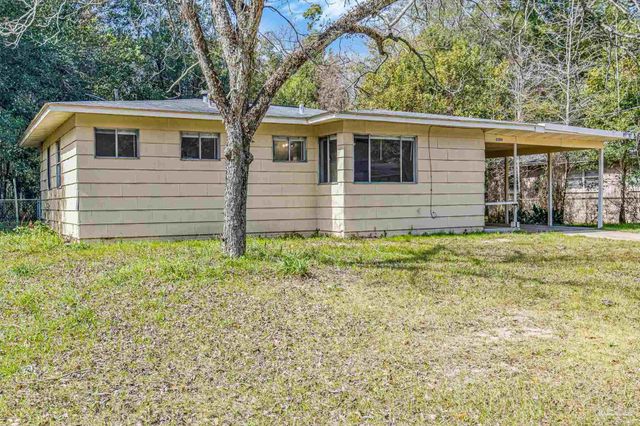 4509 Versailles Dr, Pensacola, FL 32505