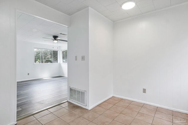 4509 Versailles Dr, Pensacola, FL 32505