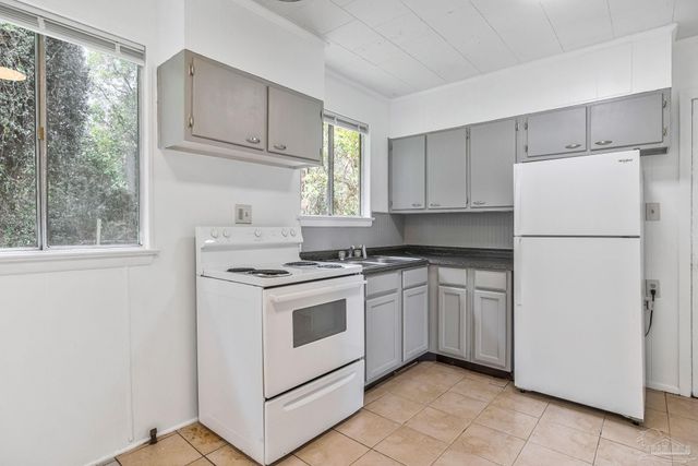 4509 Versailles Dr, Pensacola, FL 32505