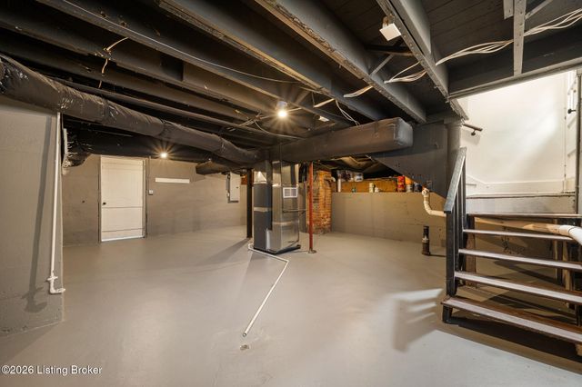 2115 Trevilian Way, Louisville, KY 40205