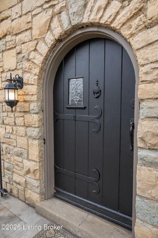 2115 Trevilian Way, Louisville, KY 40205