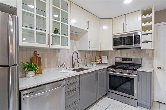 10 Market Square Place NW, Atlanta, GA 30318