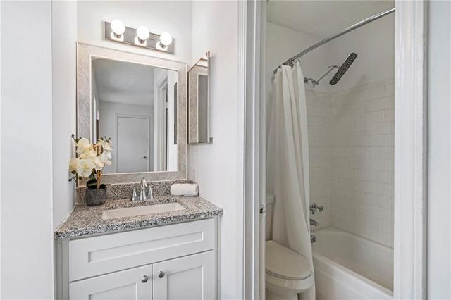 10 Market Square Place NW, Atlanta, GA 30318