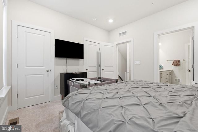 153 LOCKE ST, Baltimore, MD 21230