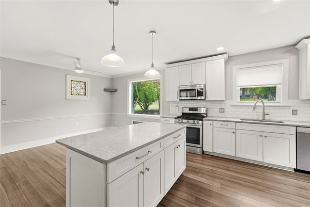 212 Morewood Rd, Shaler, PA 15116