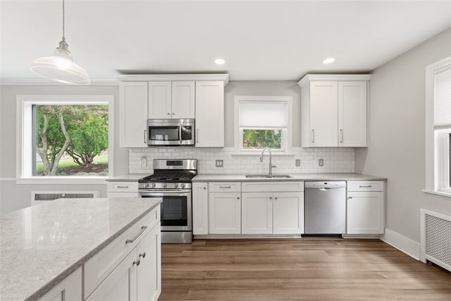 212 Morewood Rd, Shaler, PA 15116